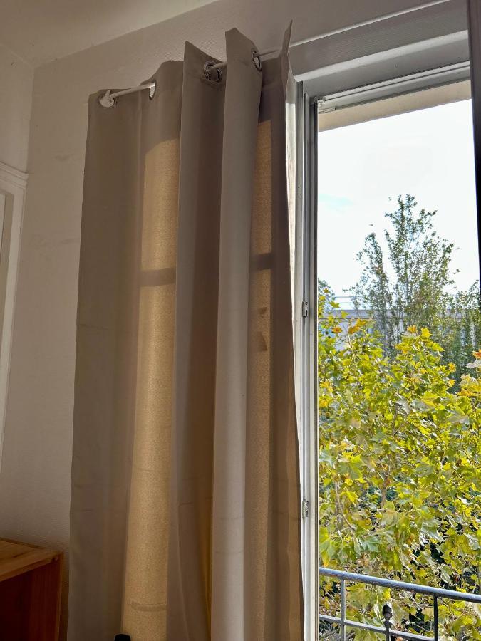 Room Private Next To Train B 100Meter, Easy Go To Centre Ville, Not Whole Appartement 까셩 외부 사진